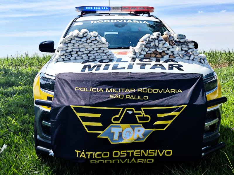 Mãe e filha são presas transportando porções de haxixe em rodovia