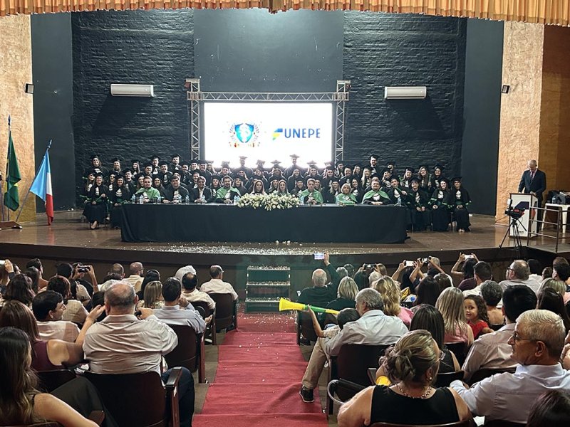 Funepe celebra formação da terceira turma de medicina