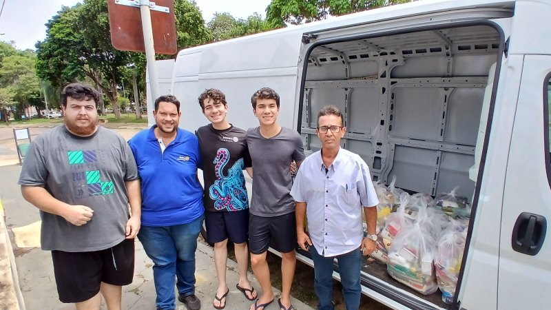 Interact Club de Penápolis entrega cestas básicas ao Fundo Social de Solidariedade