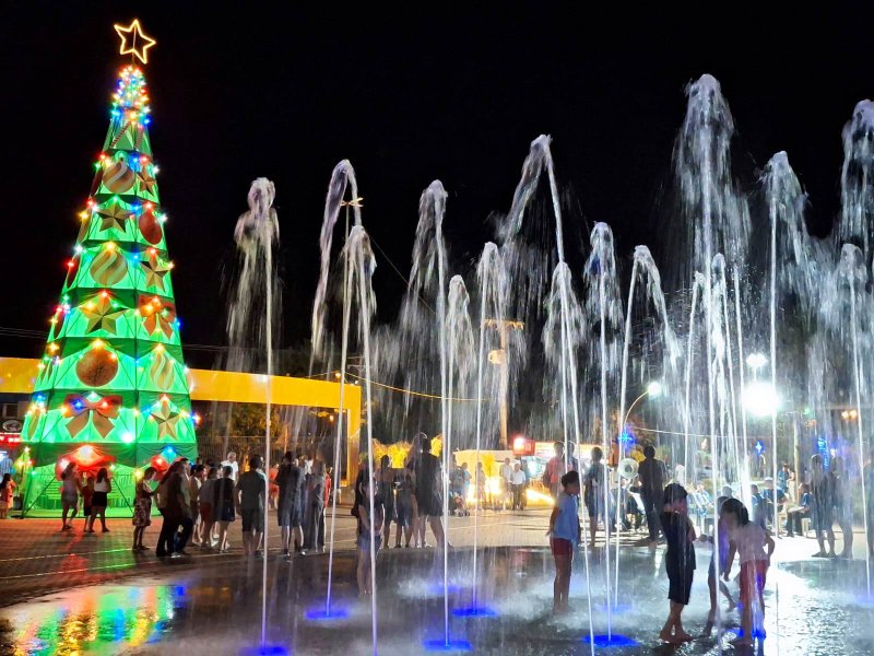 Natal dos sonhos 2025: Parque Maria Chica tem árvore gigante, vila natalina e trenzinho