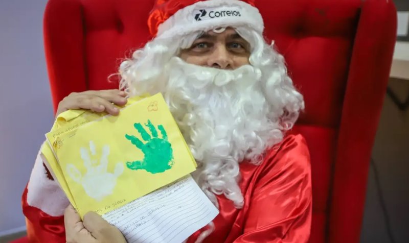 Solidariedade: prazo para adoção de cartinhas do Papai Noel dos Correios termina nesta sexta-feira