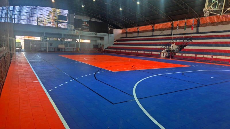Concluída a troca do piso da quadra do Ginásio de Esportes