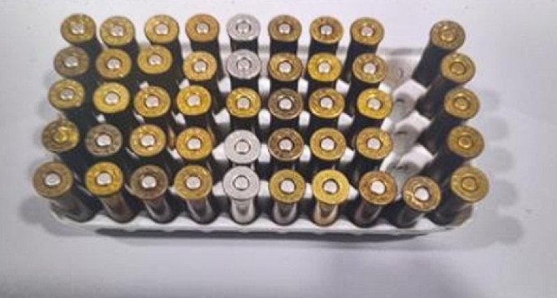 Polícia Militar prende homem com munições e drogas no bairro São Joaquim