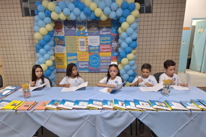 Alunos do 2º Ano da Emef Elza Nadai lançam seu primeiro livro
