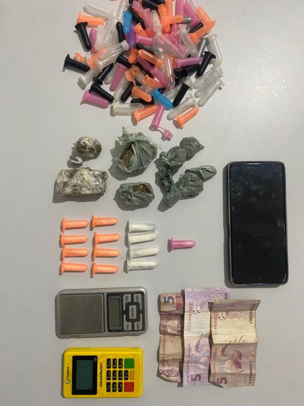 Mulher tentar fugir da PM com moto, cai e é presa por tráfico