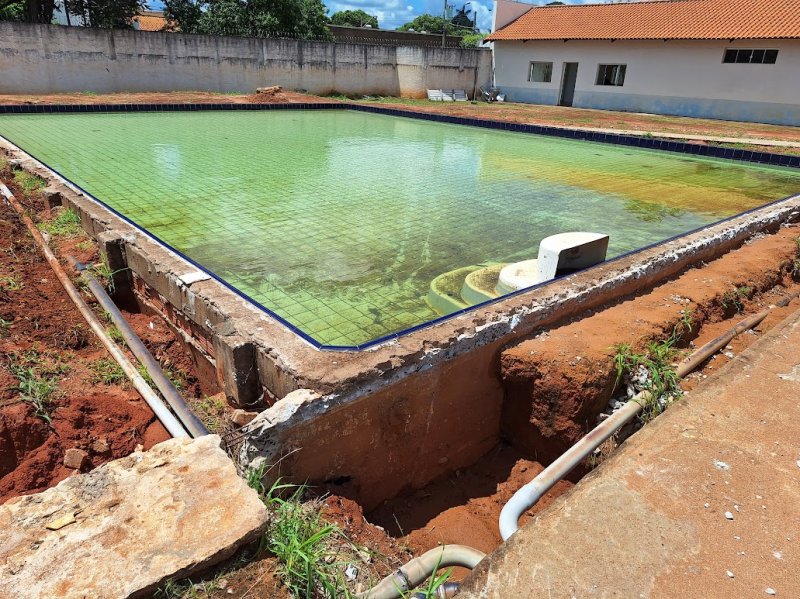Vistoria: Câmara acompanha retomada de reforma do Parque Aquático