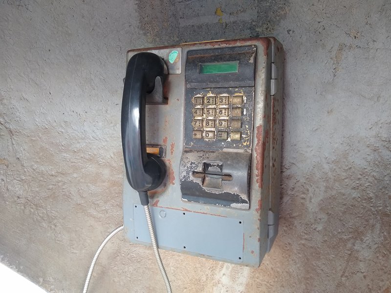 Adeus aos orelhões: símbolo das ruas, telefones públicos entram em fase final de extinção no Brasil e em Penápolis