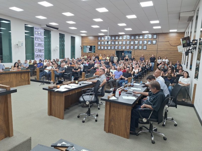 Câmara Municipal de Penápolis questiona prefeito em primeira sessão de 2026