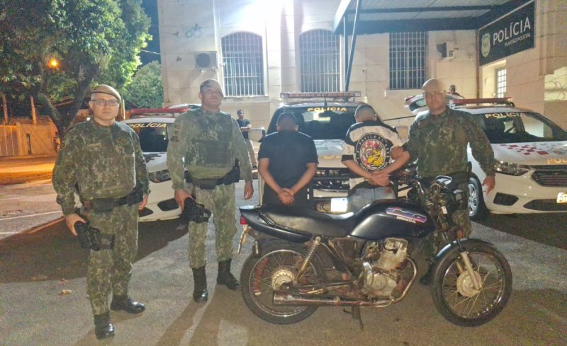 PM Ambiental flagra duas pessoas com motocicleta irregular