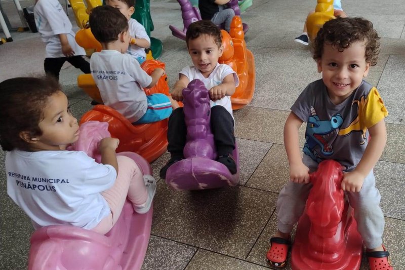 Volta às aulas 2026: escolas municipais recebem mais de 4.500 alunos para início do ano letivo