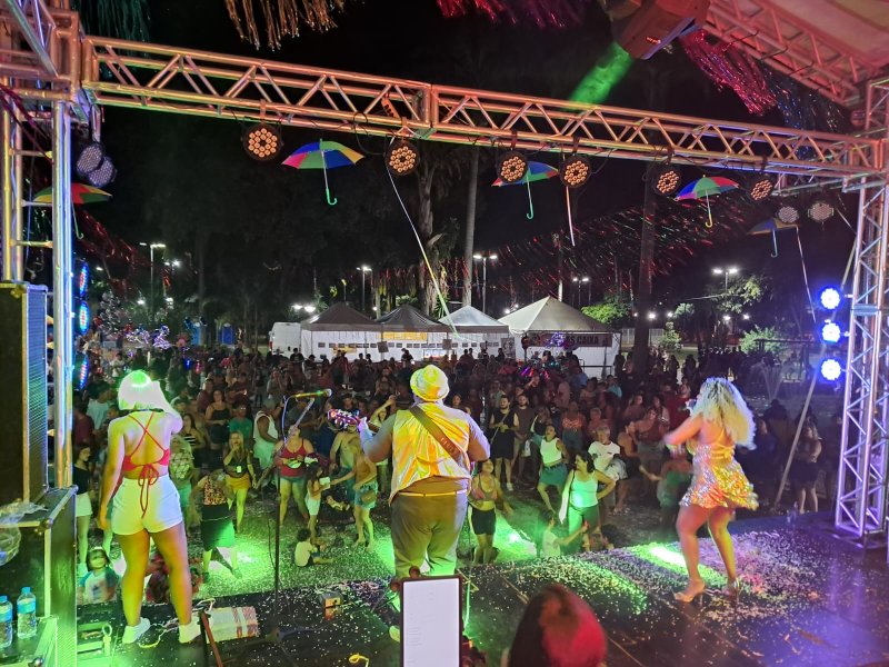 População prestigia e Carnaval Popular mantém sucesso de público