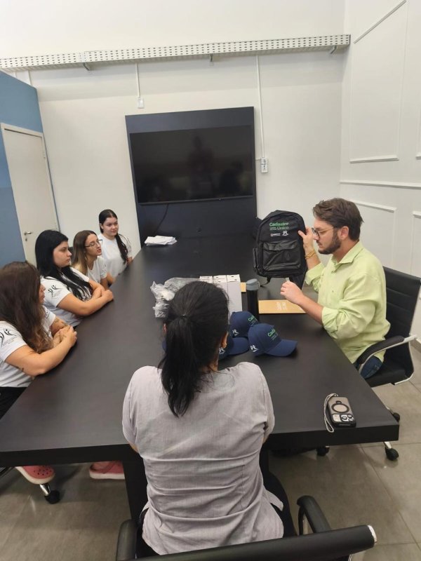 Equipe do Cadastro Único recebe uniforme e equipamentos