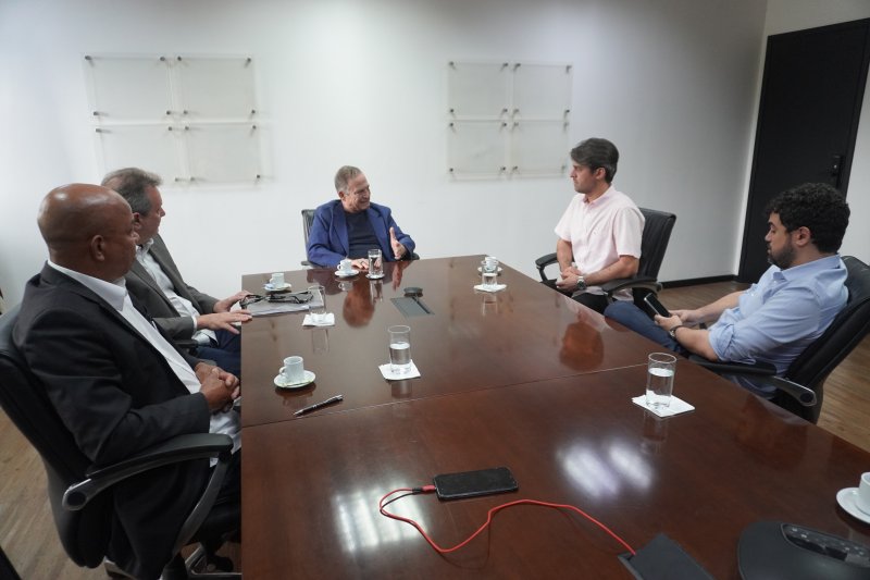 São Paulo: Desenvolvimento econômico de Penápolis é tema de reunião