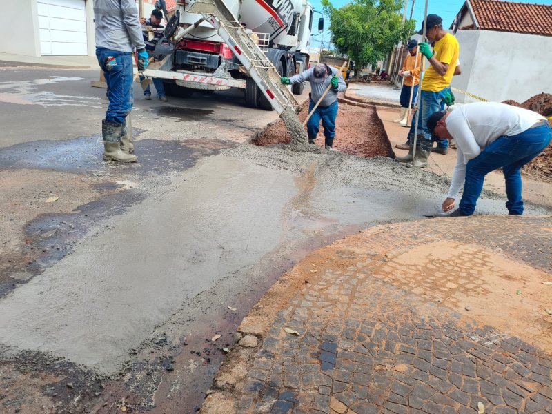 Prefeitura constrói novas bacias para escoamento da chuva