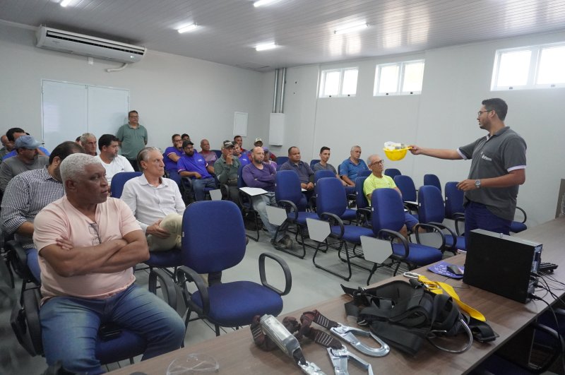 Segurança: servidores se reúnem em ação da Campanha Abril Verde