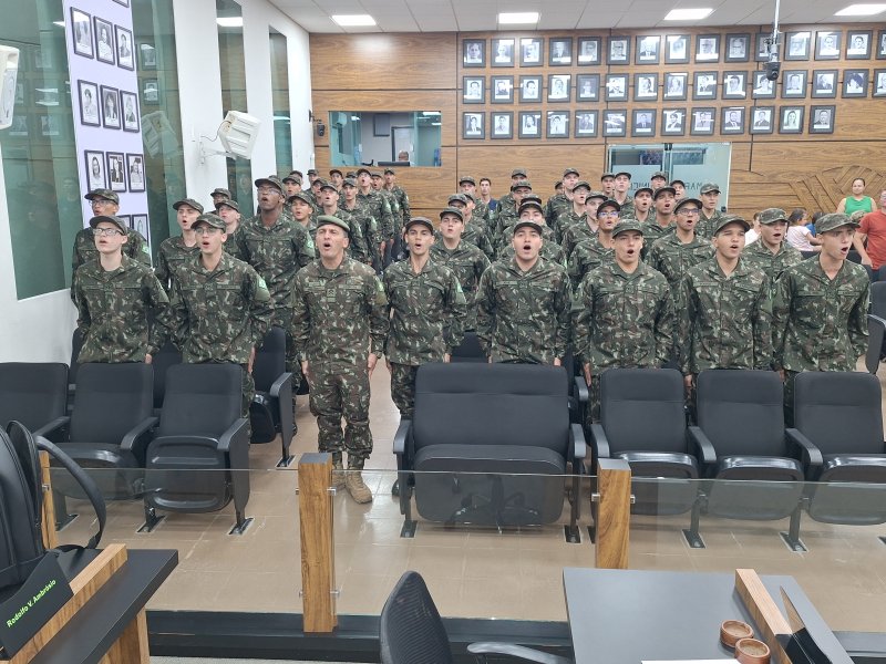 Câmara tem 6 projetos em pauta para votação nesta segunda-feira