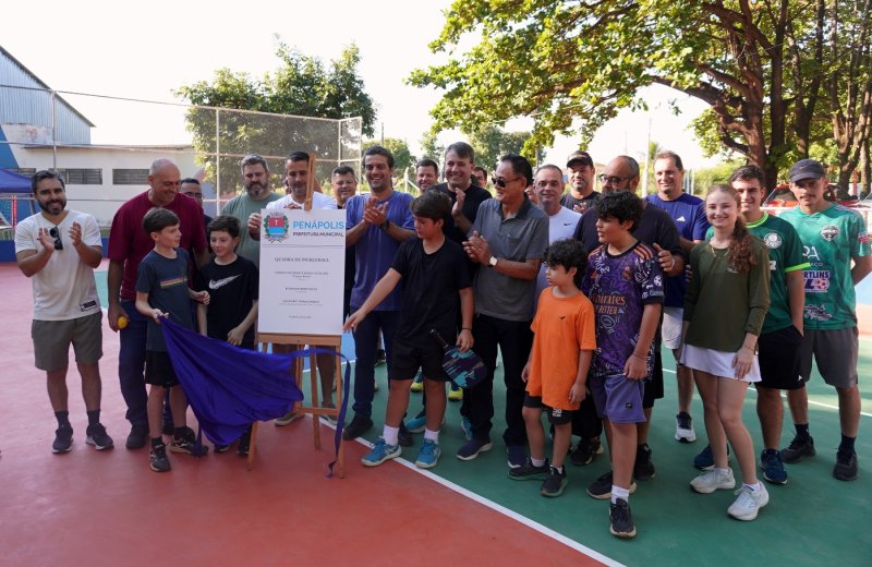 Prefeitura entrega primeira quadra pública de pickleball à população