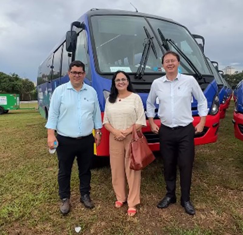 Comitiva de Penápolis conquista micro-ônibus e reforça articulação por Instituto Federal