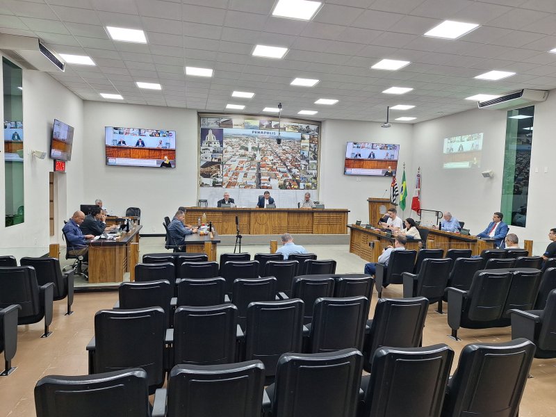 Câmara Municipal votará 5 projetos em sessão nesta segunda-feira