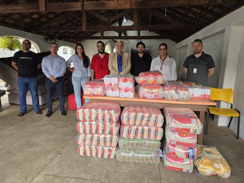 Sicoob Nosso e Igreja Amor e Cuidado doam alimentos para instituições de Penápolis