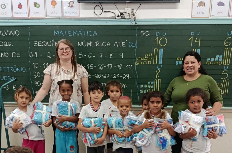 Mais de R$ 1,7 milhão: Secretaria da Educação investe em uniforme escolar