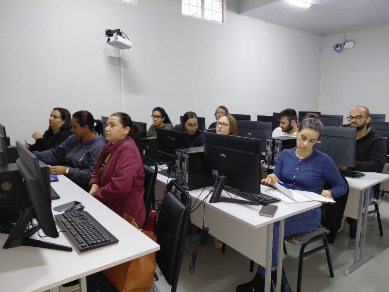 Saúde inicia nova fase da informatização com treinamentos de equipe