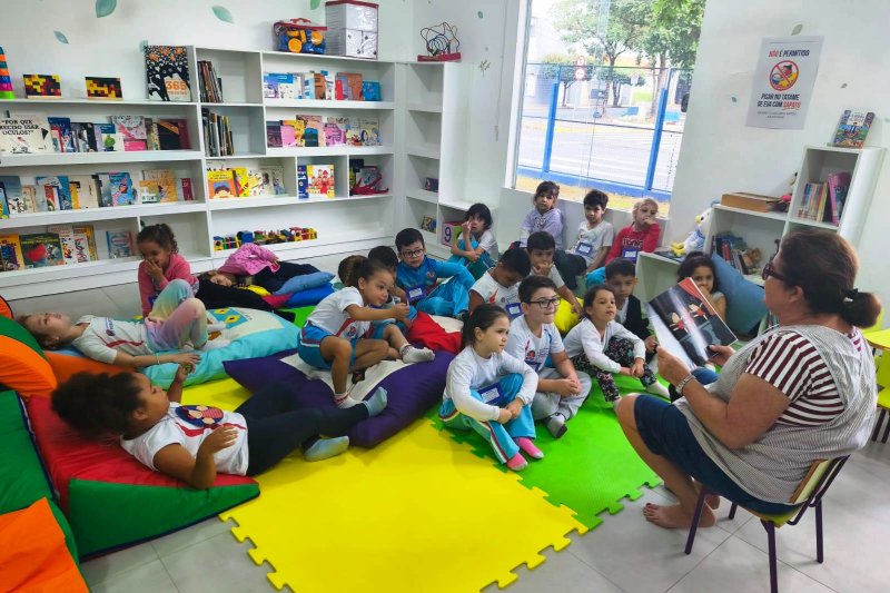 Bebês e Crianças: Núcleo da 1ª Infância recebe novo brinquedo