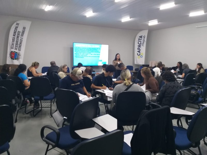 Mais de 30 empreendedores concluem curso 
