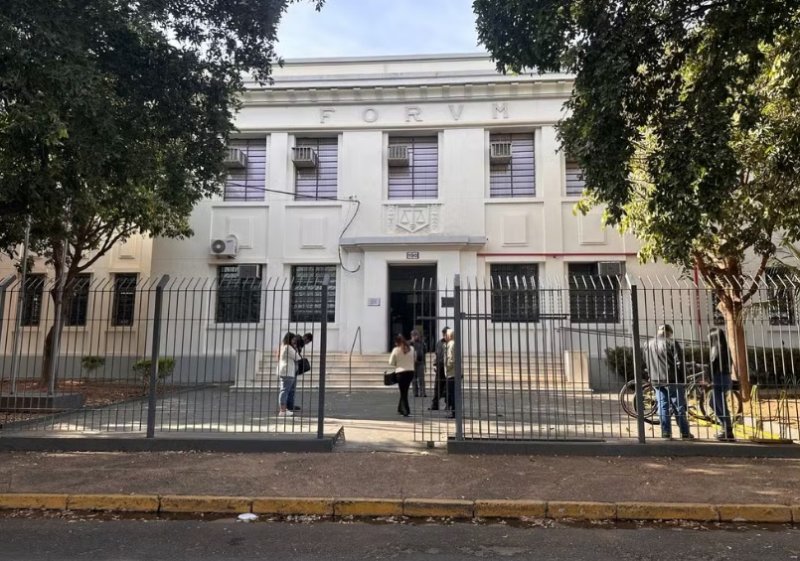 Júri desclassifica tentativa de homicídio e condena réu por lesão corporal e posse irregular de arma