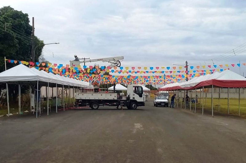 Recinto de Exposições de Penápolis recebe estrutura para Festa Junina Popular