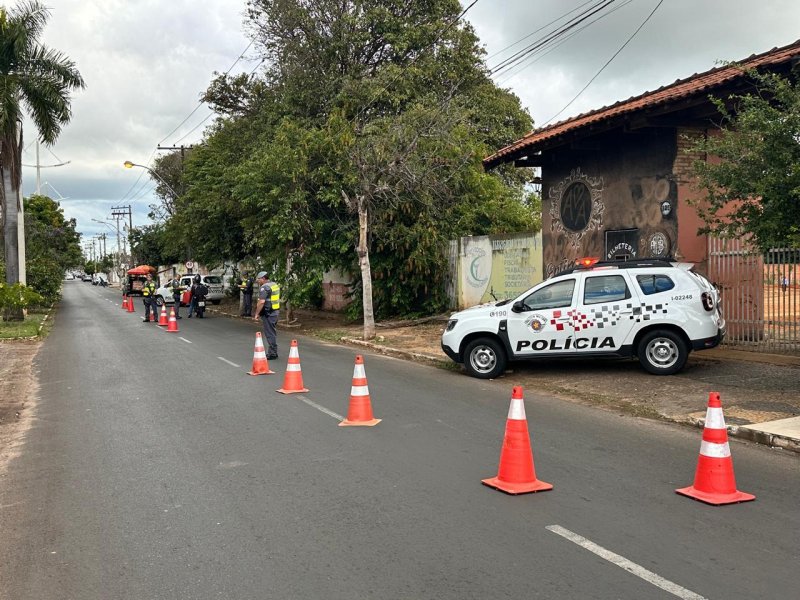 Operação resulta em 58 autuações e fiscalização de 137 motocicletas em Penápolis