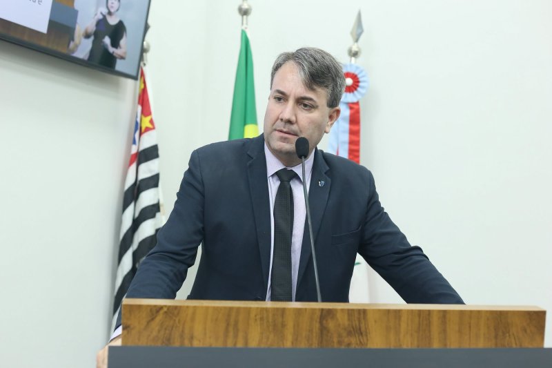 Uniformes e materiais: projeto destina R$ 153 mil para Santa Casa