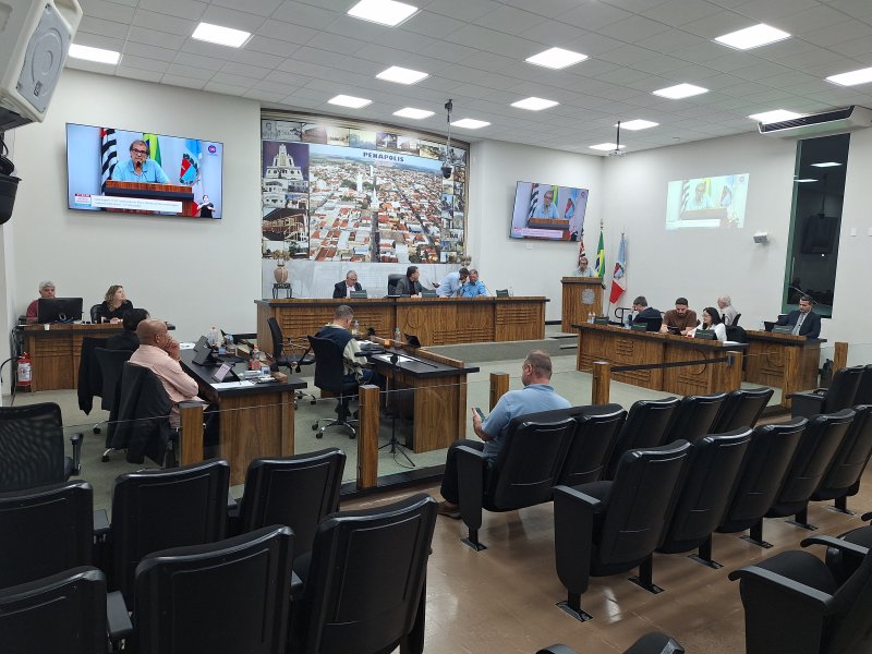Câmara votará 21 projetos em sessão extraordinária nesta segunda-feira