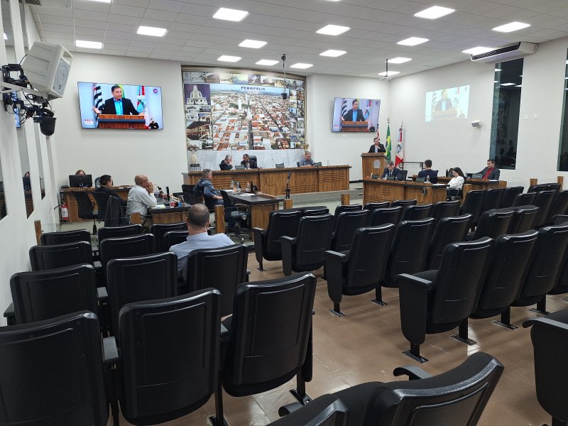 Segunda-feira: Câmara terá 10 projetos em pauta para votação