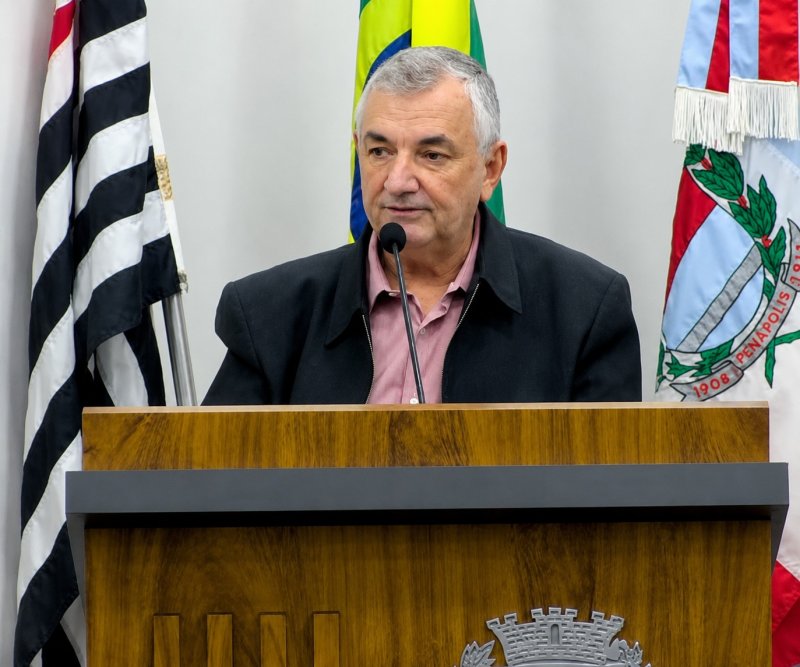 Vereador Paulinho do Esporte questiona funcionamento da zona azul de Penápolis e volume de multas