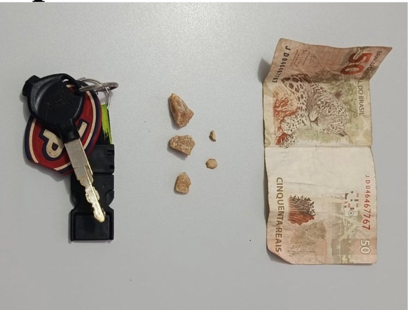Polícia Militar prende homem por tráfico de drogas e captura procurado em Penápolis