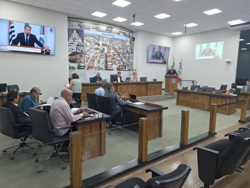 Unidades escolares Câmara Municipal questiona ações contra escorpiões