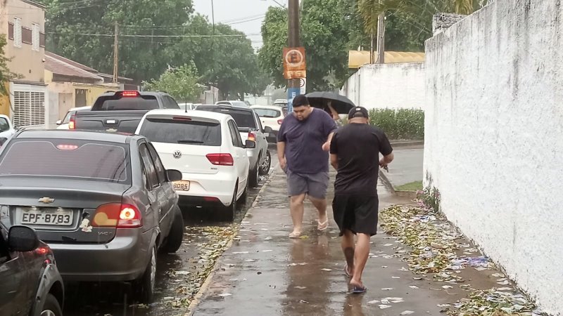 Apesar do temporal, votação é tranquila em Penápolis e região