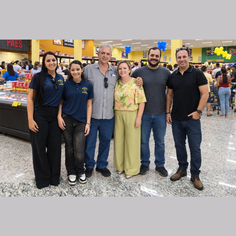 Supermercados São Cristóvão reinaugura loja no Village Regina com estrutura modernizada