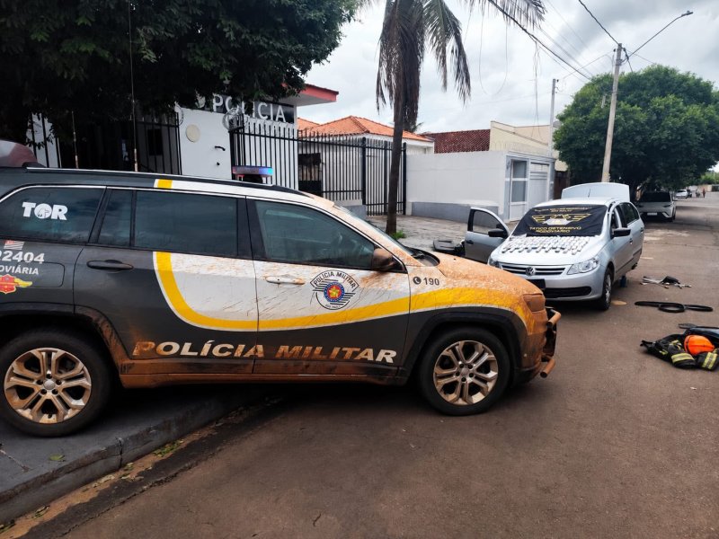 Polícia Rodoviária apreende 11 quilos de droga em fundos falsos de carro em Braúna