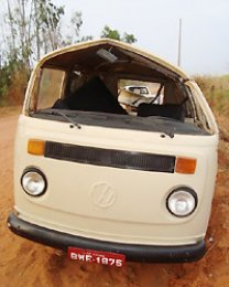 Avanhandava: Kombi capota na estrada da Usina Diana