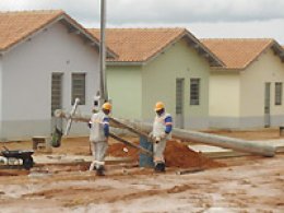 Avanhadava: CDHU entrega residencial 