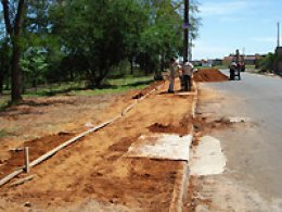 Áreas verdes do Sílvia Covas recebem calçadas