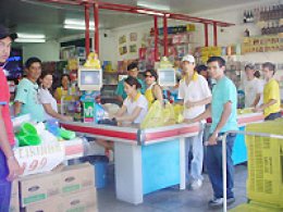Supermercado Varejão prepara dia especial para as crianças