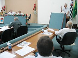 Câmara: Projeto para 8 cargos é retirado pelo prefeito