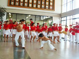 Alunos do CEU Harume apresentam música, dança e capoeira