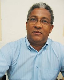 Reconhecimento: Ziza, vereador durante 26 anos, é homenageado pela Câmara