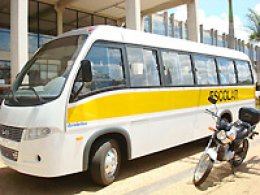 Reforço: Educação adquire ônibus e moto para melhoria do serviço