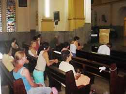 8º Cerco de Jericó arrecada alimentos para famílias carentes