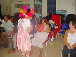 Idosos do Lar Vicentino participam de gincana